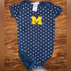 Navy Heart Pattern Kids Bodysuit, Michigan, University